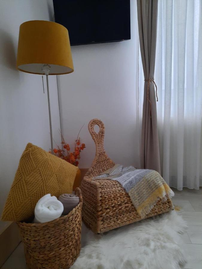 Cocooning In A Lovely Mountain Suite - Two Azuga Luaran gambar